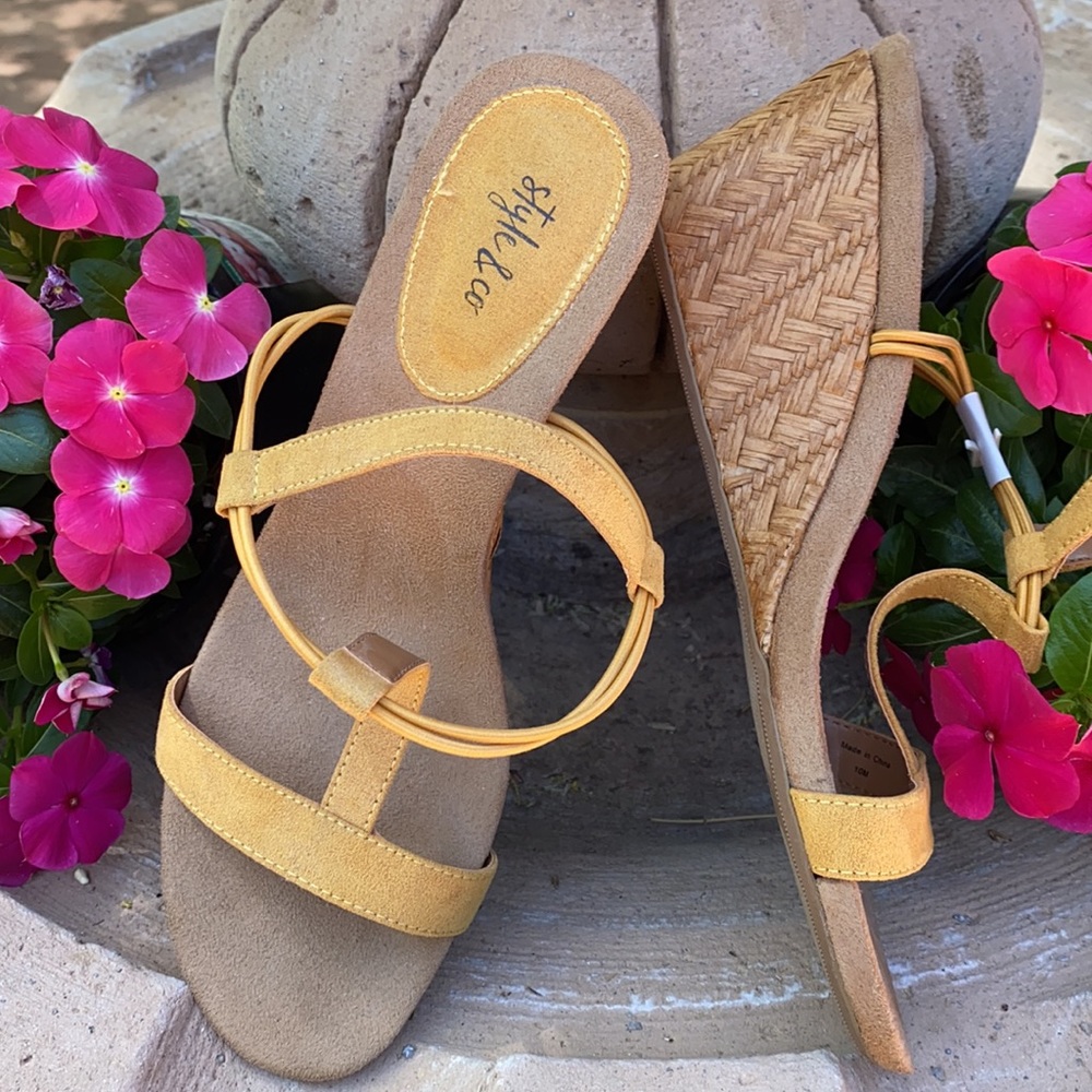 NEW sandals - Picture 2 of 11